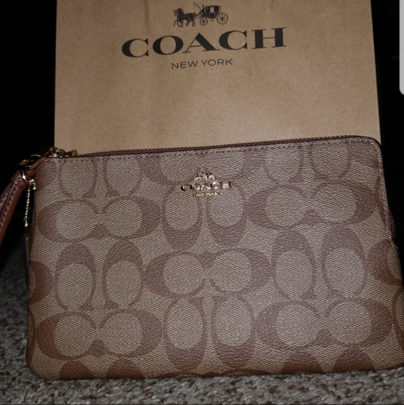 Coach signature PVC  Double zip wallet  Wristlet. - Picture 3 of 5